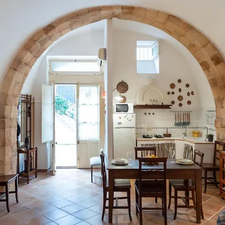 Gli Archi Di Ortigia - Cala Rossa Cozy *